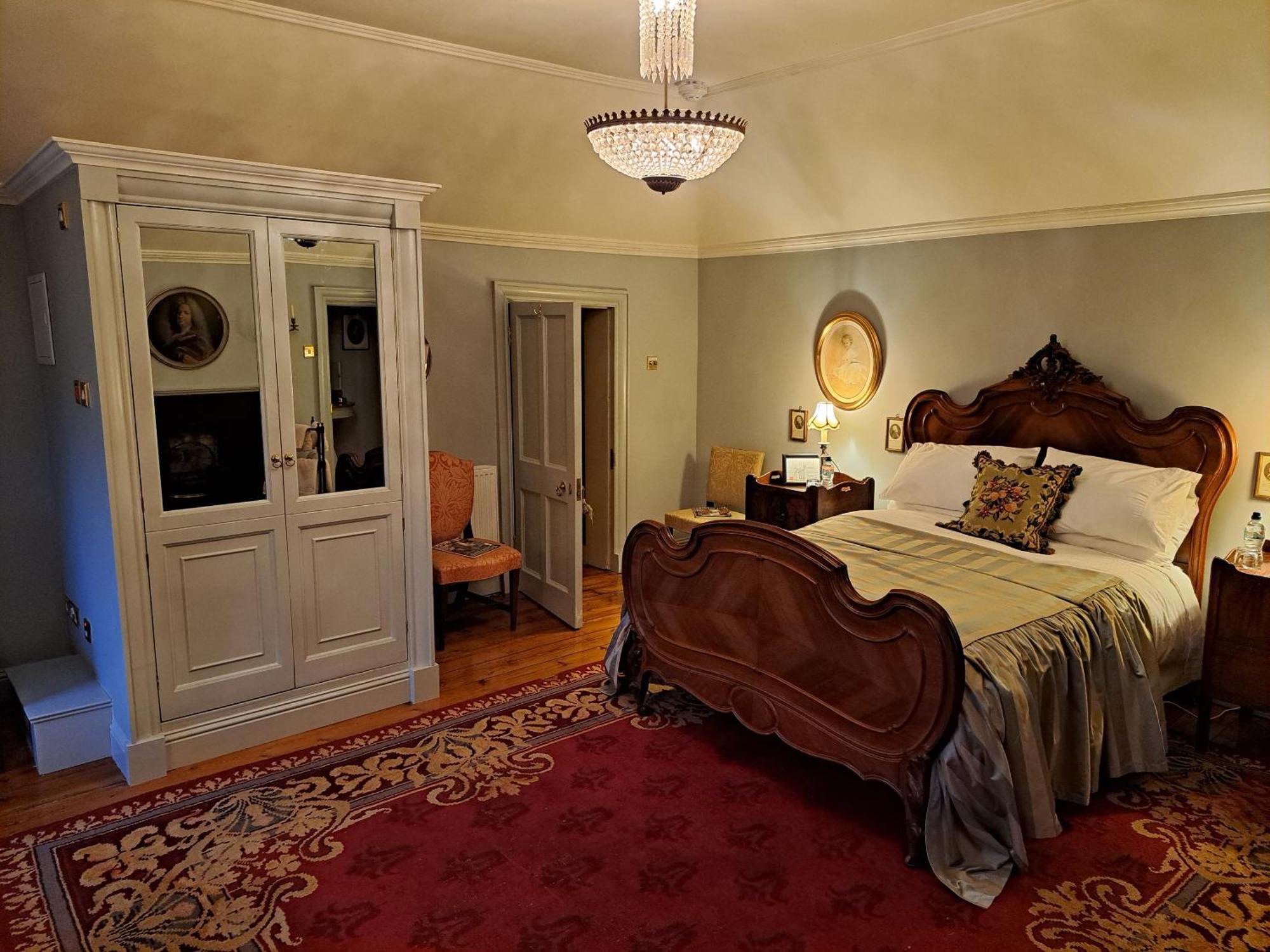 Collon House Bed & Breakfast Стая снимка